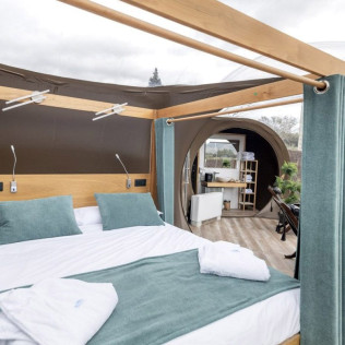 Escapada en Bubble VIP Hidro con Bañera de Hidromasaje y Desayuno en Zielo de Levante (Tírig, Castellón)