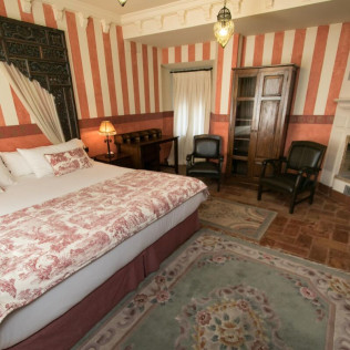 Escapada con Bañera Hidromasaje en Hotel El Rincón de las Descalzas 3* (Carmona, Sevilla)