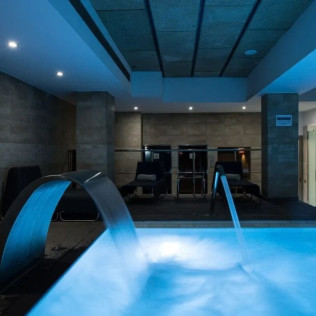 Circuito Spa y Masaje con Aromaterapia o Terapéutico en Hotel Catalonia Ramblas 4* (Barcelona)