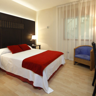 Escapada con Cena en Hotel Congreso 4* (Teo - Santiago de Compostela, A Coruña)
