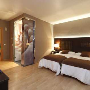 Escapada con Desayuno en Hotel Spa Congreso 4* (Teo - Santiago de Compostela, A Coruña)