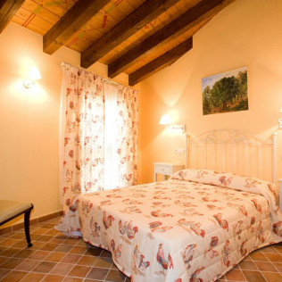 Escapada con Opción a Desayuno en Hotel Rural El Pilaret (Azanuy, Huesca)
