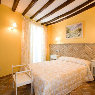Escapada de 2 Noches con Opción a Desayuno en Hotel Rural El Pilaret (Azanuy, Huesca)