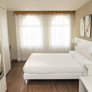 Escapada de 2 Noches con Desayuno y Opción a Habitación Superior en Hotel La Terraza (Miño, A Coruña)