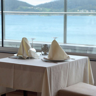 Escapada de 2 Noches con Spa y Cena en Hotel Thalasso Cantábrico Las Sirenas 4* (Viveiro, Lugo)