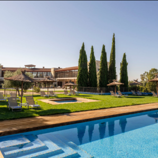 Escapada con Desayuno en Hotel Spa Villa Nazules 4* y Piloto por un Día con Vídeo (Toledo)