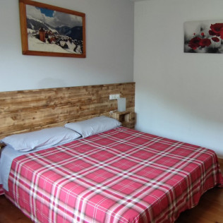 Escapada de 2 Noches con Desayuno en Hotelet de Betlan (Betlan, Lleida)