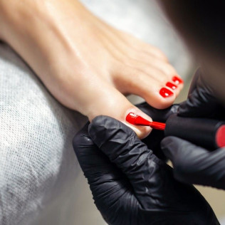 Pack Mimo y Relax: Masaje Corporal con Aromaterapia, Pedicura, Cóctel y Macaron en Las Termas de Ruham (Alcorcón, Madrid)