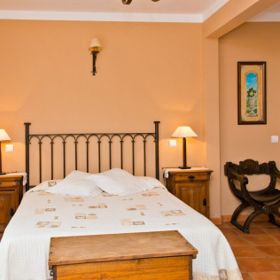 Escapada de 2 Noches con Desayuno en La Posada de Bayuela (Castillo de Bayuela, Toledo)