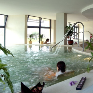 Circuito Spa y Desayuno para dos en Spa Les Oliveres (Tarragona)