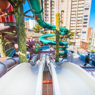 Day Pass Premium: Day Pass, Spa y Comida en Hotel Magic Aqua™ Rock Gardens 4* (Benidorm, Alicante)