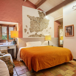 Escapada Rural de 2 Noches con Desayuno en Mas Torrencito - Pet friendly (Parets d'Empordà, Girona)