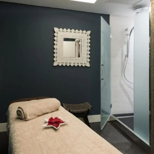 Masaje Bienestar, con Aromaterapia o Terapéutico en Hotel Catalonia Ramblas 4* (Barcelona)