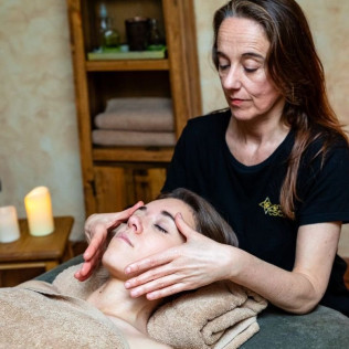 Masaje Relajante 50' en Esenzias Spa (Madrid)