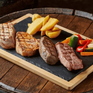 Menú para dos en el Restaurante Abrasador Asador San Isidro (Madrid)
