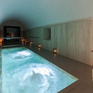 Circuito Spa y Menú Degustación para dos en Hotel Finca Llongarriu 4* (Vall de Bianya, Girona)