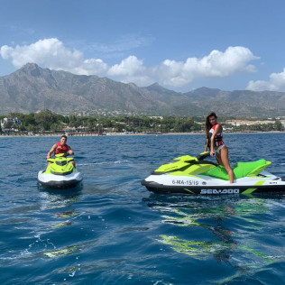 Excursión guiada 1 hora en moto de agua biplaza (Marbella, Málaga)