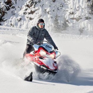 Ruta en moto de nieve para 1 ó 2 personas por el Valle del Ampriu (Cerler, Huesca)