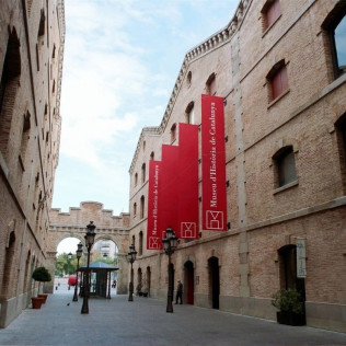 Entrada al Museu d'Història de Catalunya (Barcelona)