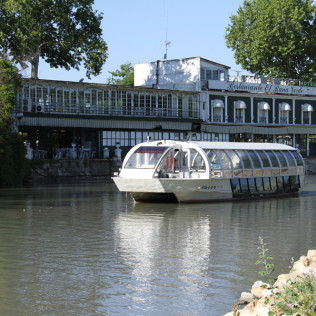 Paseo Turístico en Barco y Aventura Histórica (Aranjuez, Madrid)