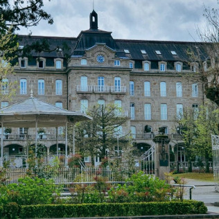 Circuito Termal Palacio del Agua con Comida en Balneario de Mondariz y Visita a Bodegas Señorío de Rubiós con Cata para dos (Pontevedra)