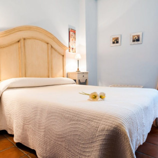 Escapada de 2 Noches con Desayuno en Hotel Palacio las Manillas 3* (Sabiote, Jaén)