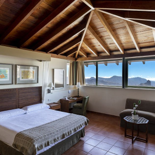 Escapada con Desayuno y Comida o Cena para dos personas en Parador de Cruz de Tejeda 4* (Gran Canaria)