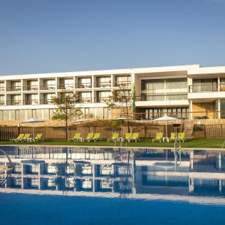 Escapada con Desayuno y Comida o Cena para dos personas en Parador de El Saler (Valencia)