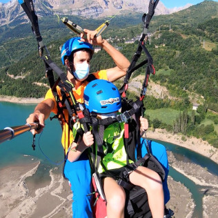Vuelo en Parapente y Noche Romántica con Balneario (Panticosa, Huesca)