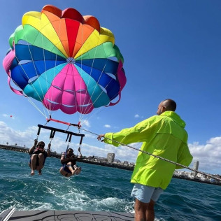 Parasailing (Aguadulce, Almería)