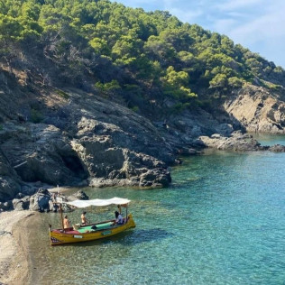 Paseo en Barca, Yoga y Desayuno en el Cap de Creus (Girona)