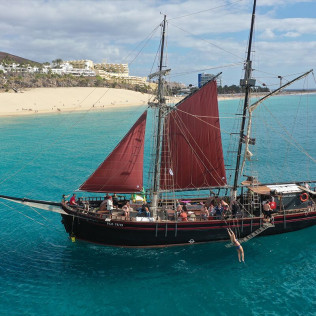 Paseo en Barco Pirata y Baño (Morro Jable, Fuerteventura)