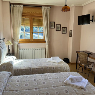 Escapada con Desayuno en Hotel Pico Espigüete (Alba de los Cardaños, Palencia)