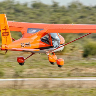 Pilotar una Avioneta y Conducir un Ferrari por Carretera (Madrid)