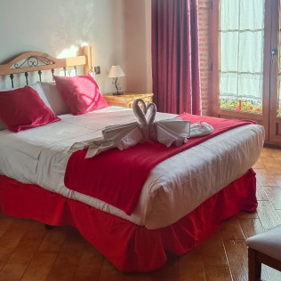 Escapada con Desayuno y Jacuzzi Exterior en Posada La Fábula (Santillana del Mar, Cantabria)