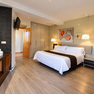 Escapada en Habitación con Bañera de Hidromasaje y Desayuno en Posada Guadalupe (Monroyo, Teruel)