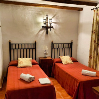 Escapada de 2 Noches con Desayuno en La Posada La Plaza (Canillas de Albaida, Málaga)