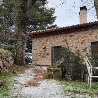 Escapada con Desayuno en Posada Peña Pintada (Cercedilla, Madrid)