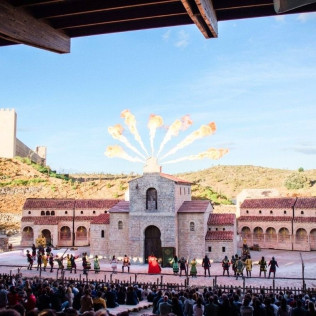 Entrada Combinada Preferente: Parque Puy du Fou España y Espectáculo Nocturno "El Sueño de Toledo" (Toledo)