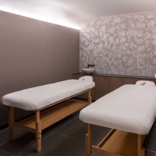 Circuito Spa y Masaje Relajante para dos en Radisson Collection Bilbao 5* (Bilbao, Vizcaya)