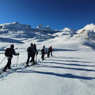 Raquetas de Nieve en el Pirineo Aragonés (Valle de Ordesa o Valle del Tena, Huesca)