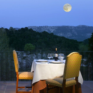 Mesa para dos: Comida o Cena para dos personas en Parador de Cazorla (Jaén)
