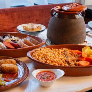 Menú Cocido Madrileño para dos en Restaurante El Café de la Ópera (Madrid)