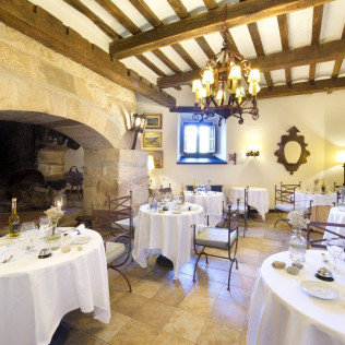 Mesa para dos: Comida o Cena para dos personas en Parador de Cangas de Onís (Asturias)
