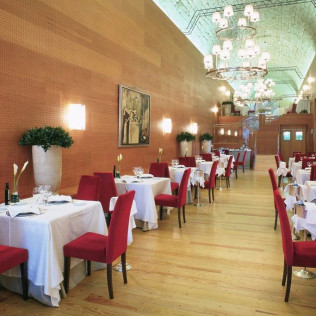 Mesa para dos: Comida o Cena para dos personas en Parador de Santo Estevo (Ourense)