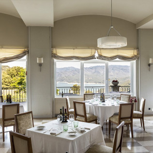 Mesa para dos: Comida o Cena para dos personas en Parador de Vic-Sau (Barcelona)