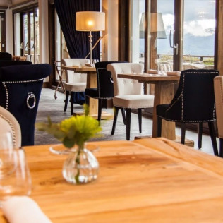 Menú Puebloastur: Comida o Cena para dos en Restaurante PuebloAstur Eco-Resort, Hotel & Wellness 5* (Parres, Asturias)
