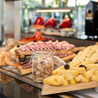 Desayuno Buffet y Zona Wellness en Serena Spa @ Meliá Madrid Princesa 5* (Madrid)