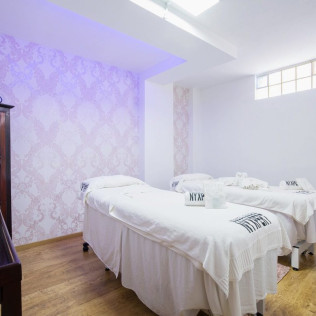 Spa Privado, Masaje Hindú y Comida o Cena para dos en Spazio Nyxpert Sant Joan Despí Beauty & Spa Urbano (Barcelona)