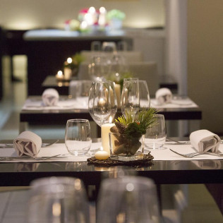 Circuito Spa, Masaje Oriental y Comida o Cena para dos en Hotel Hospes Palau de la Mar 5* (Valencia) 
